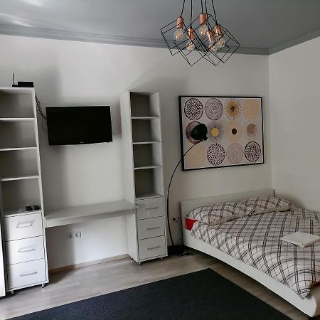 Merey Apartment Szeged Buitenkant foto