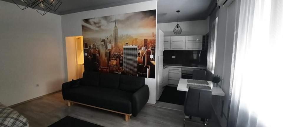 Merey Apartment Szeged Buitenkant foto