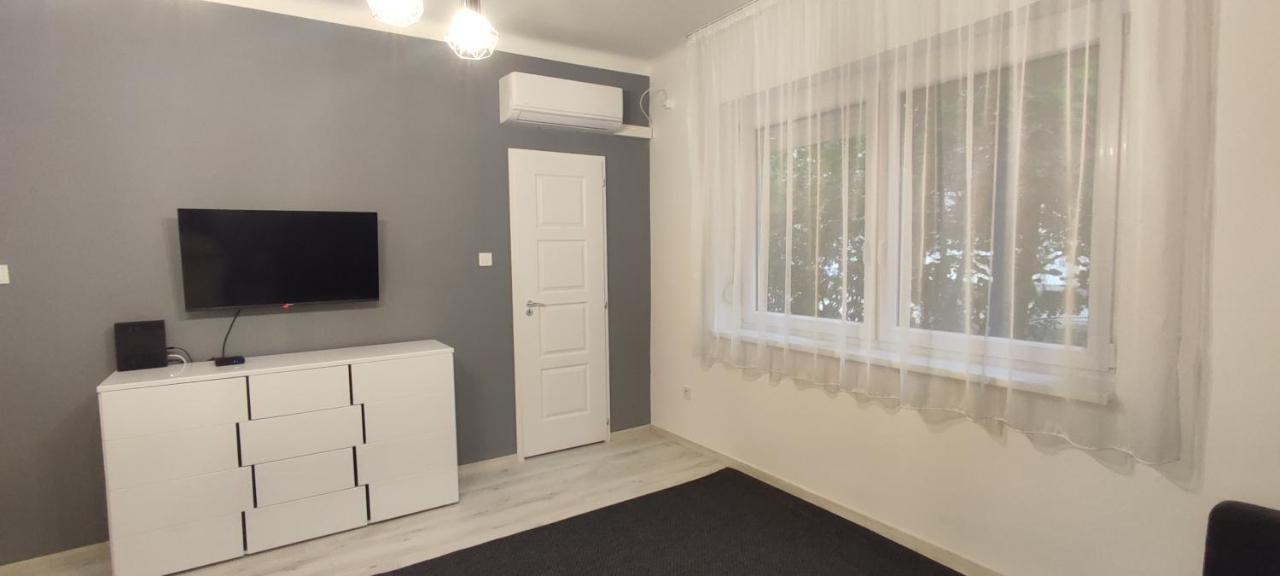 Merey Apartment Szeged Buitenkant foto