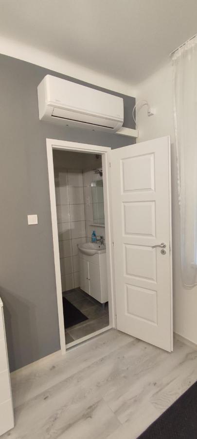 Merey Apartment Szeged Buitenkant foto